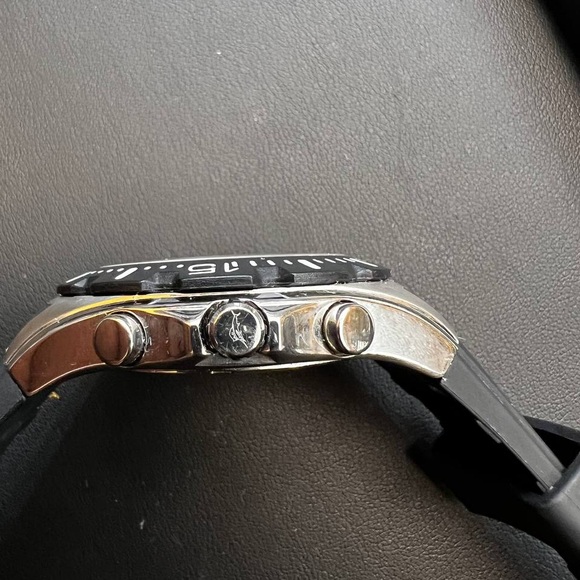 Tommy Bahama RLX1006 BEACH CRUISER Chronograph Red Black Polyurethane StrapWatch - Picture 9 of 11